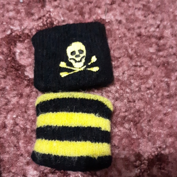 Bundle of wrist bands - Picture 2 of 3